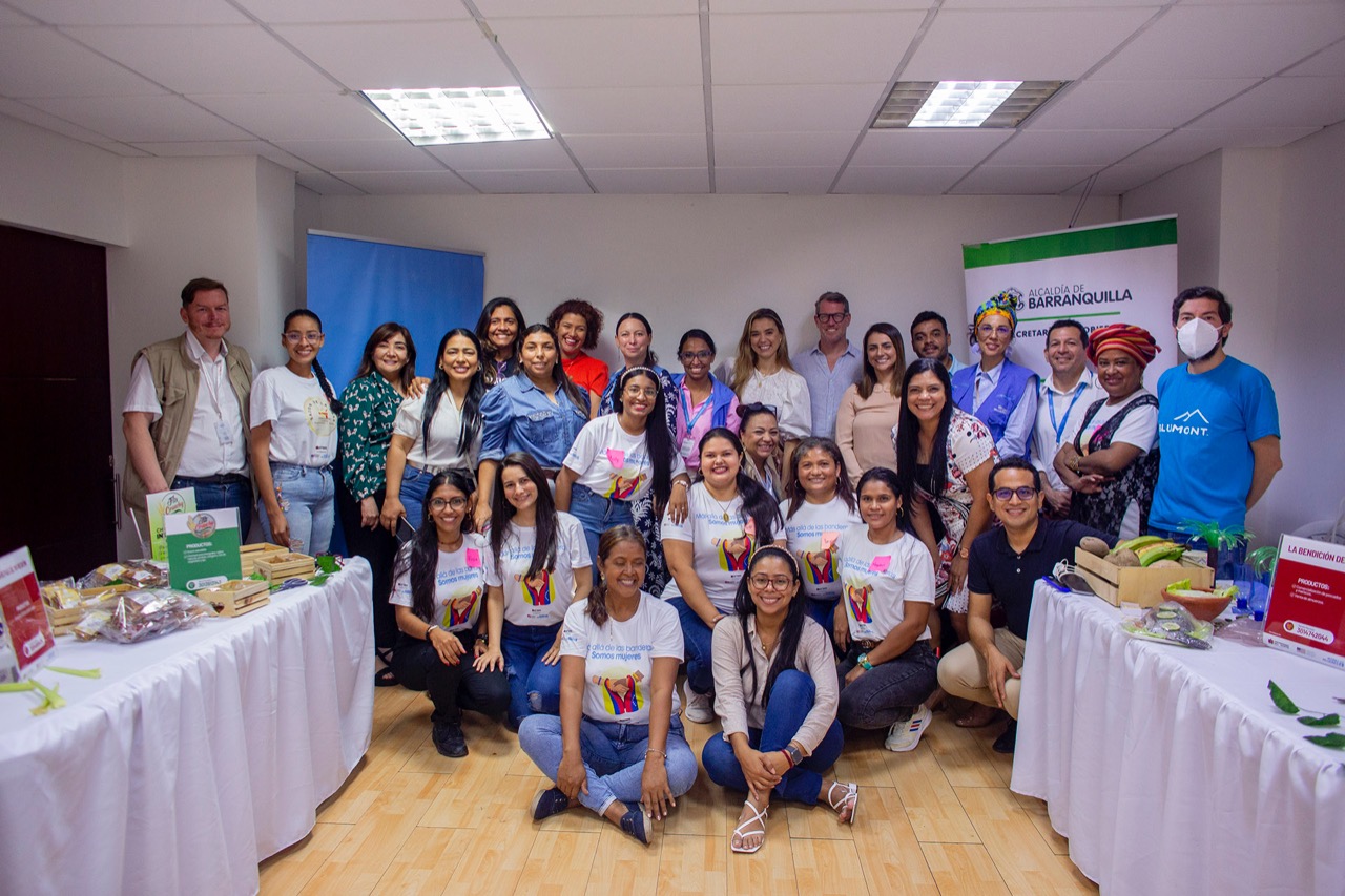 Foto durante la visita al Centro de Oportunidades en Barranquilla. Crédito: ONU Mujeres Colombia/Tico Ángulo