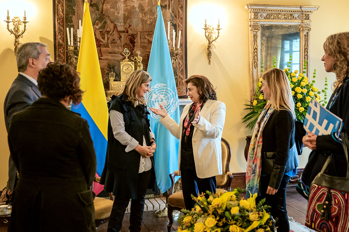 La Directora Ejecutiva de ONU Mujeres, Sima Bahous, se reúne con la Viceministra de Relaciones Exteriores, Laura Gils, el 8 de agosto de 2022 en Bogotá. Foto: ONU Mujeres/Juan Camilo Arias Salcedo