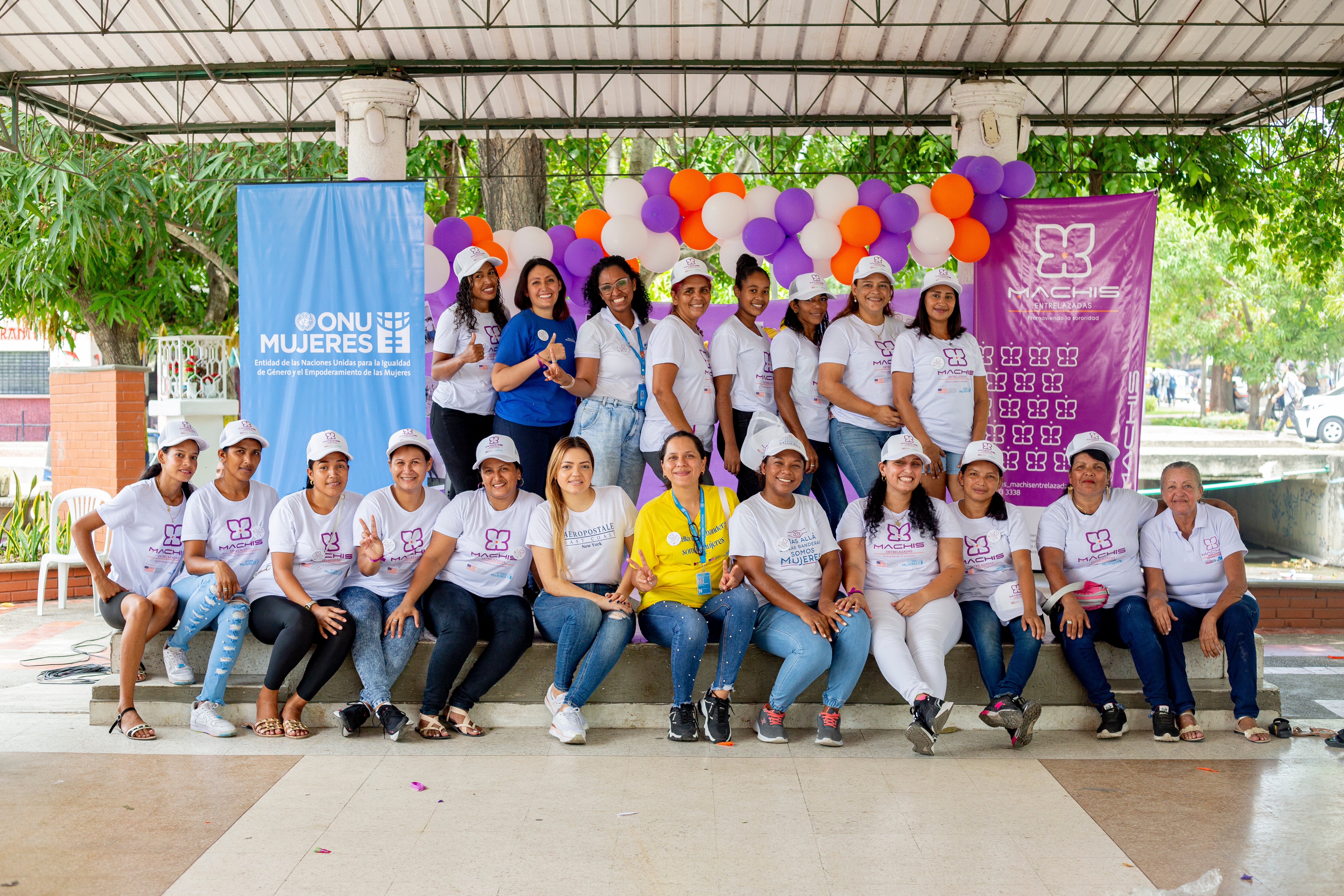 Foto de las integrantes del colectivo "Machis entrelazadas", una de las organizaciones de las que habla el artículo. 